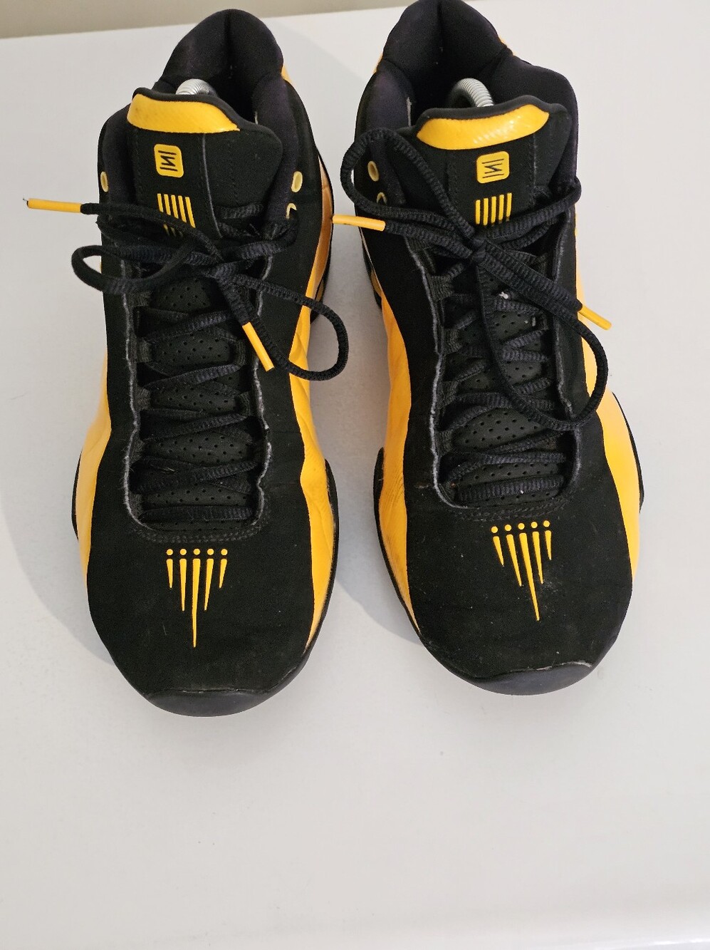 Black and Yellow Retro BB4 Basketball Sneakers with Icon Logo